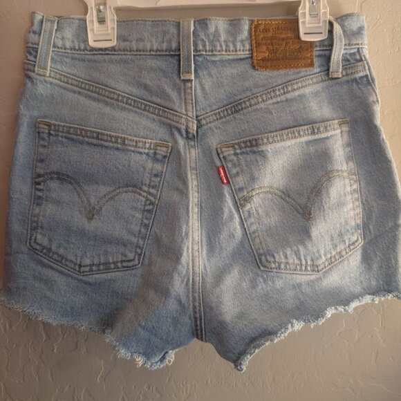 Levi’s Cutoff Ribcage Denim Jean Shorts Size 26, Pre-owned - Picture 2 of 7